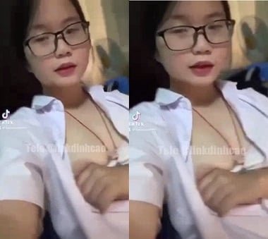 ครู Hoa Tran โชว์ผีเสื้อที่มีเสน่ห์ของเธอ
