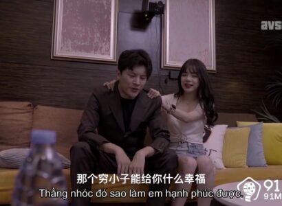 กับน้องสาวของเธอด้วยร่างกายเซ็กซี่เพื่อค้นหาความสุขใหม่ ๆ