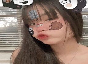คนรักผจญภัยดึงออกไปที่ชายหาดเพื่อสำรวจ