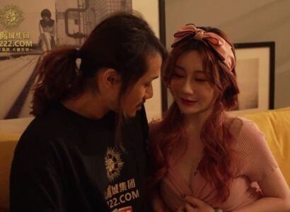 สาวสวยมีความสุขเมื่อเขาหล่อและหลงใหล