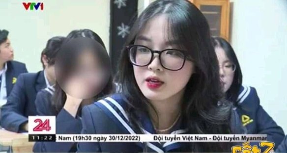 น้องสาวสองคนชอบความสุขในเกมป่า