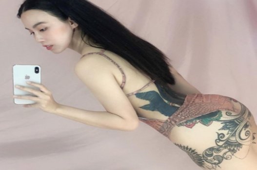 NGOC HA ถ่ายทำโดยแฟนของเธออย่างลับๆ
