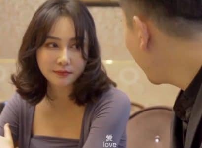 เด็กชายที่น่าสังเวชได้รับความช่วยเหลือจากเพื่อนที่ดีที่สุดของเขาในคืนที่อากาศร้อน